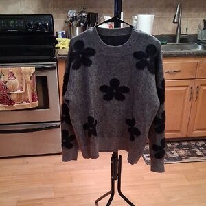 Source Unknown Gray Crewneck Sweater with Black Floral Motifs
